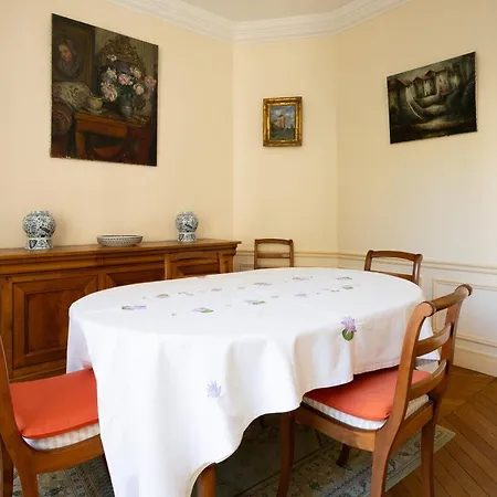 The Haussmann-style Sarcey - Welkeys *